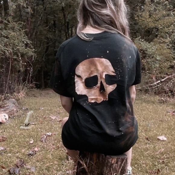 Skull bleach dyed tee💀 - Picture 3 of 3